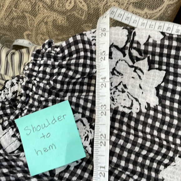 1X Spense - black and white gingham blouse, gathered neckline bell sleeves - Picture 7 of 7